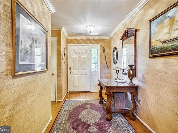 5th image of 6927 McLean Park Manor Ct