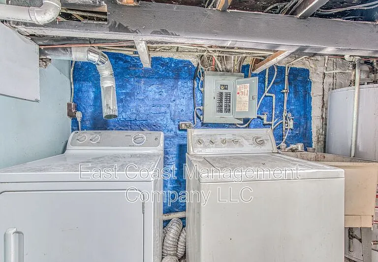 1253 Sargeant St — Photo 28