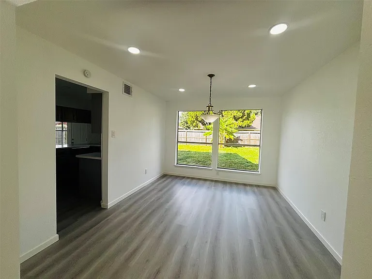 16246 Los Altos Dr — Photo 24
