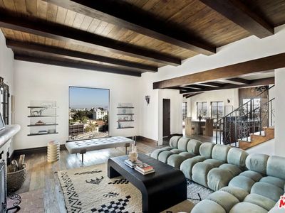 8247 Roxbury Rd, Los Angeles, CA, 90069