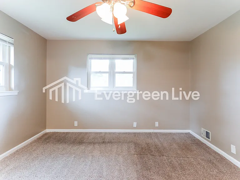 636 Blanton Ln — Photo 10