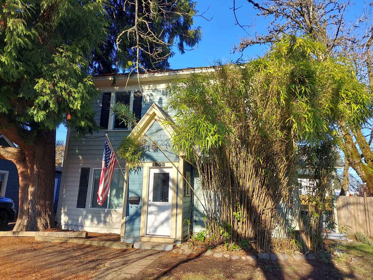 1203 NW Van Buren Ave — Photo 1