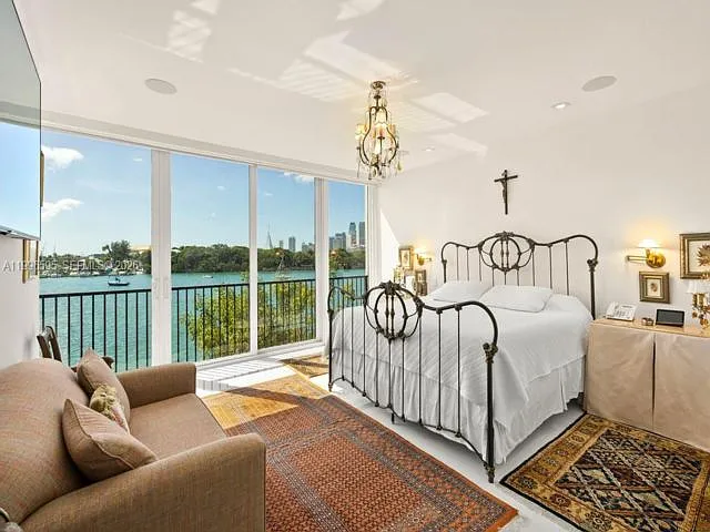 1000 Venetian Way #105 — Photo 9