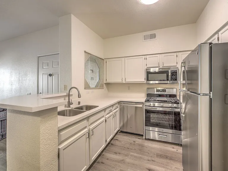 5415 W Harmon Ave #1038 — Photo 6