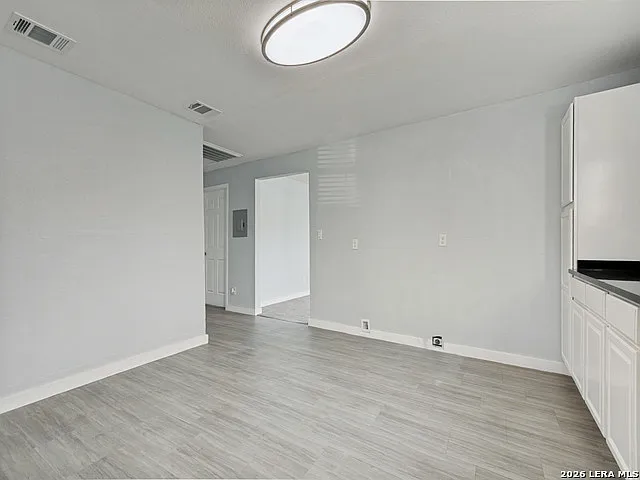 1815 W Mayfield Blvd — Photo 22