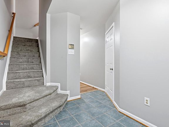 3rd image of 4965 Lee Farm Ct Unit 87