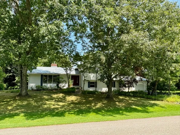 117 N Skytop Rd, Edinboro, PA 16412