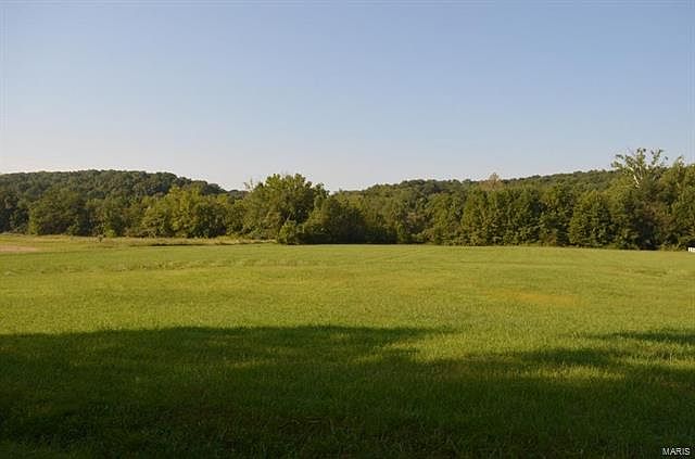 2nd image of 1141 Pond Rd