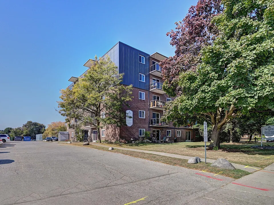 32 Dawson Rd