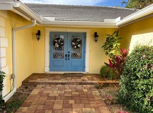 606 Park Shore Dr, Naples, FL 34103