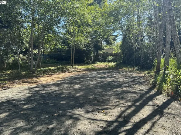 63579 S Olive Rd, Coos Bay, OR 97420