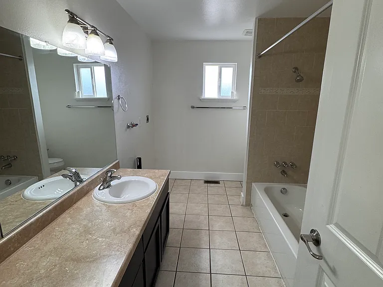 651 N 100 W #H — Photo 25