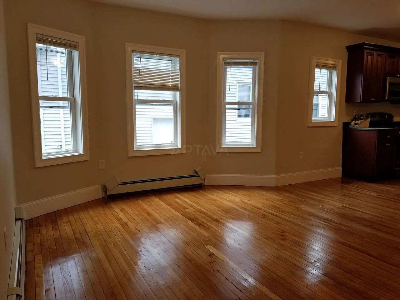 3 bed, $4,000 — Photo 4
