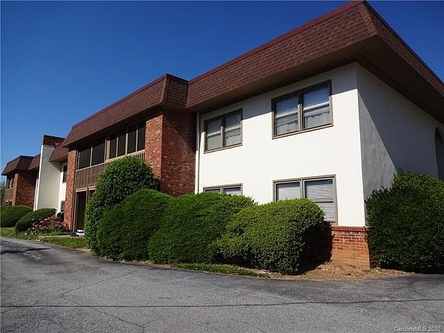 1st image of 427 6th Ave W