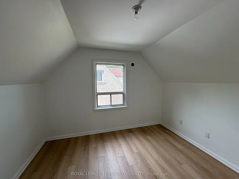191 Finch Ave W — Photo 4