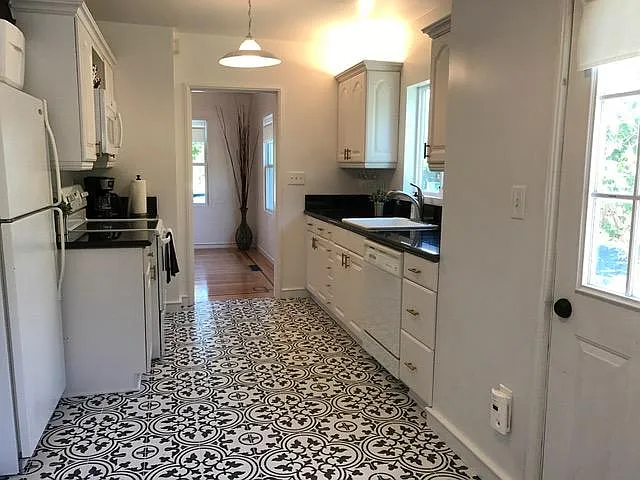 1905 Georgia St — Photo 8