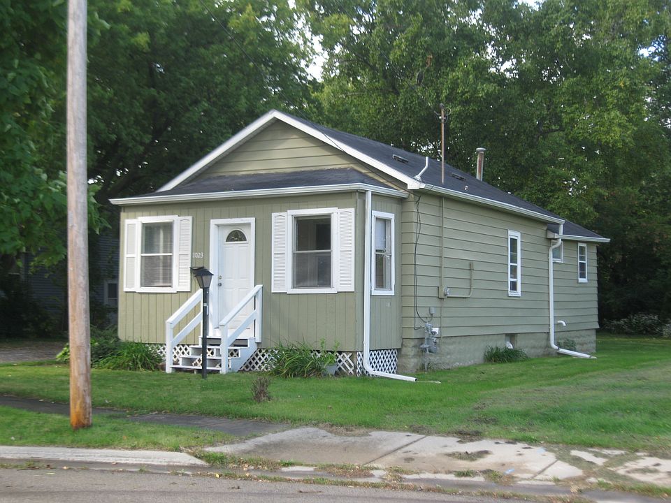 1st image of 1023 N Chestnut Ave