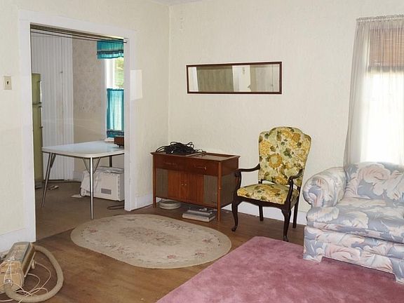4th image of 333 Kingston Ave
