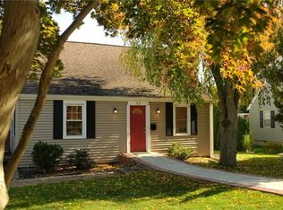 42 Franconia Dr, Cranston, RI 02920