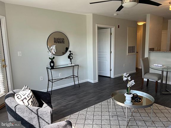 5th image of 5573 Seminary Rd APT 305