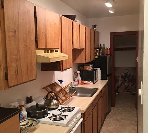 4th image of 1627 Alabama St