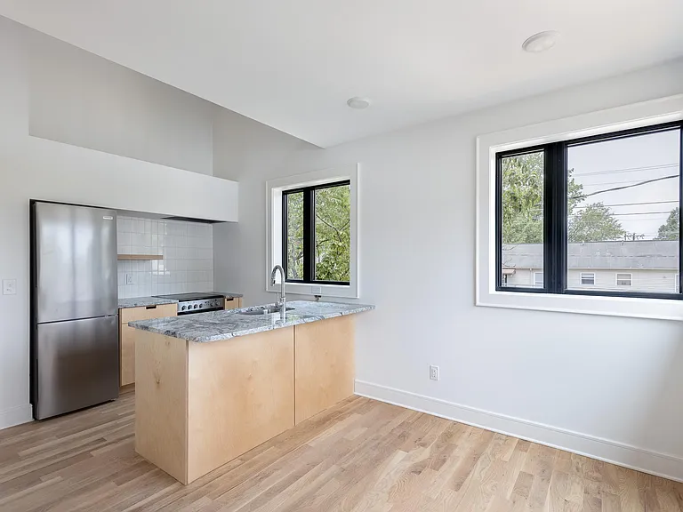 926A Washington St — Photo 13