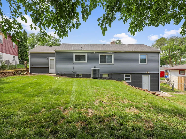 1218 Sunset Dr — Photo 43
