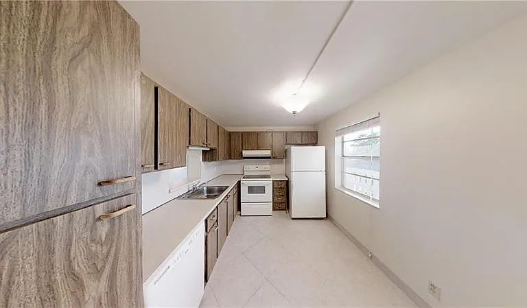 101 SE 3rd Ave #301 — Photo 5