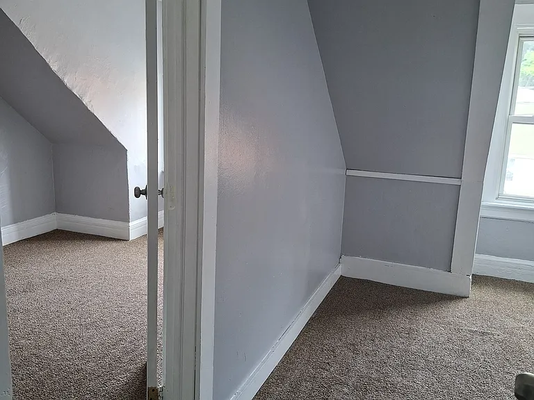 570 Broad St #3B — Photo 8