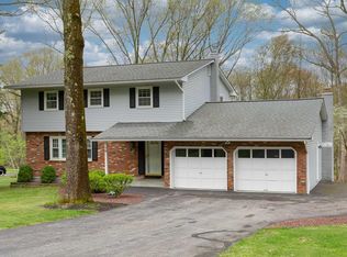 79 Dogwood Rd, Hopewell Junction, NY 12533