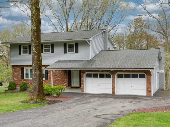 79 DOGWOOD Road, Hopewell Junction, NY 12533