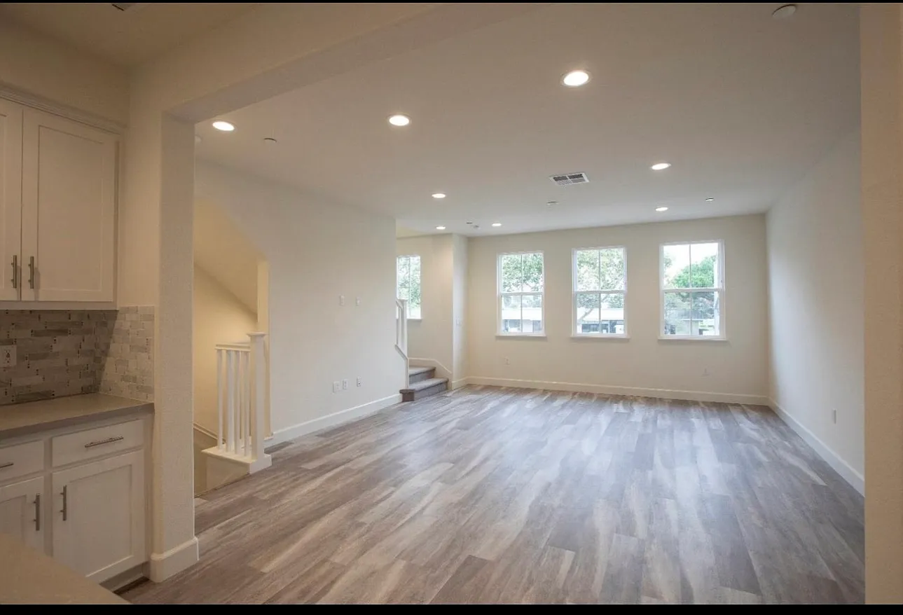 3 bed, 1820 sqft, $4,200 — Photo 4