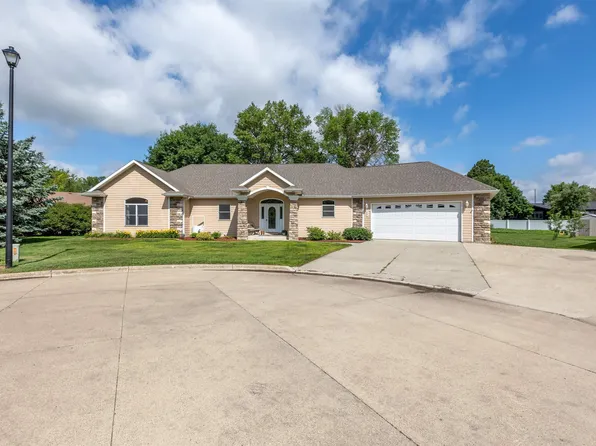 350 Pike Ct, Whiting, IA 51063