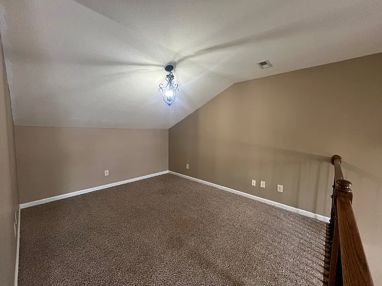 3462 Southwood Dr — Photo 24