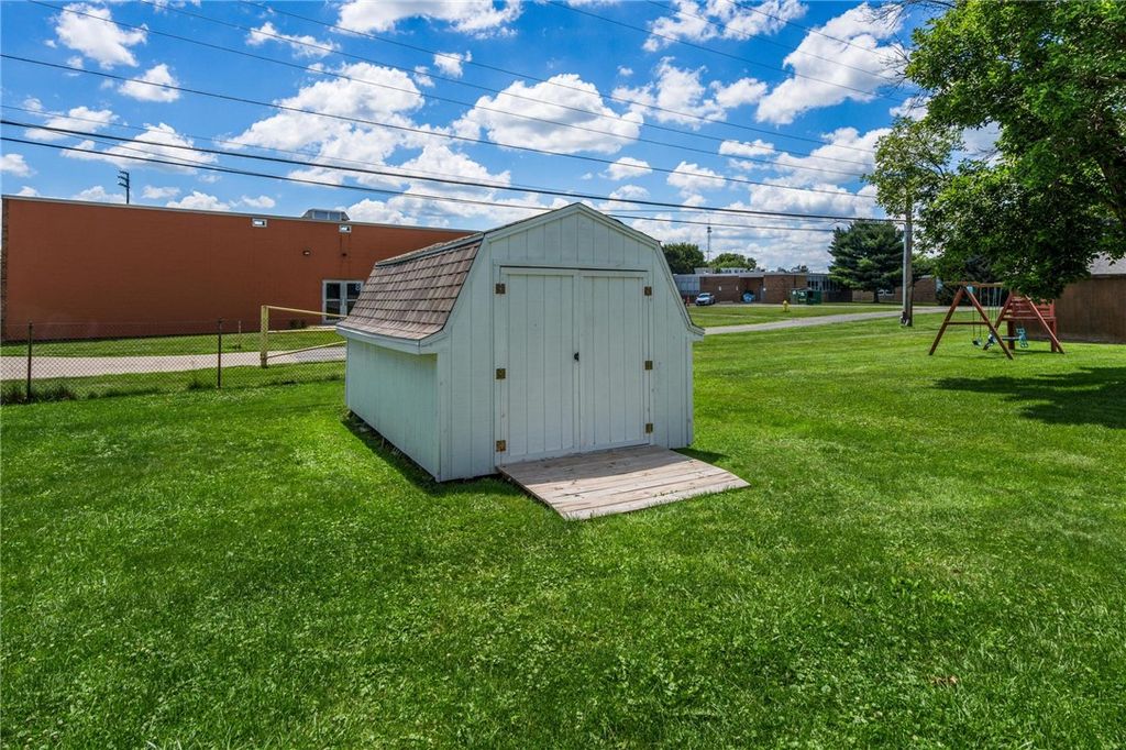 14 Greeneview Dr, Jamestown, OH - More