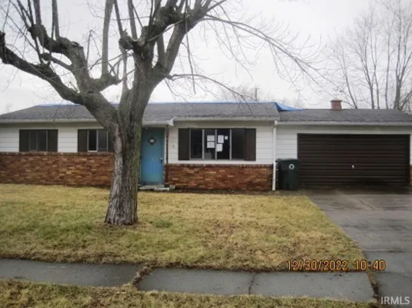 3213 S Chippewa Ln, Muncie, IN 47302