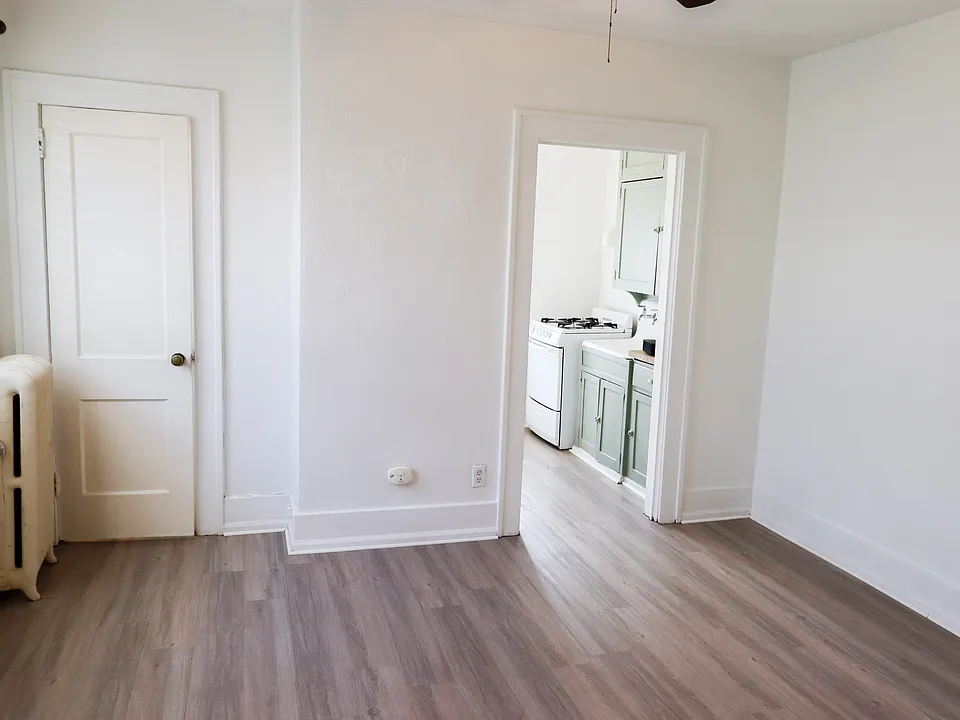 155 W Mountain Ave #128-4