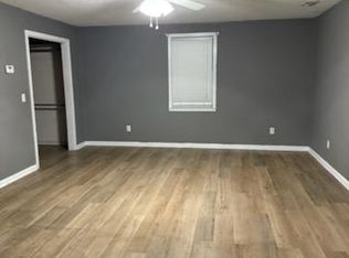 5223 S Irby St, Effingham, SC 29541