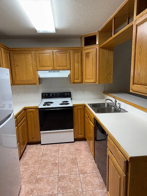 2 bed, 1.5 bath, 1100 sqft, $1,025 — Photo 4