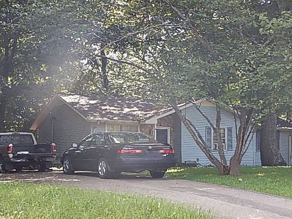 3rd image of 742 Buford St