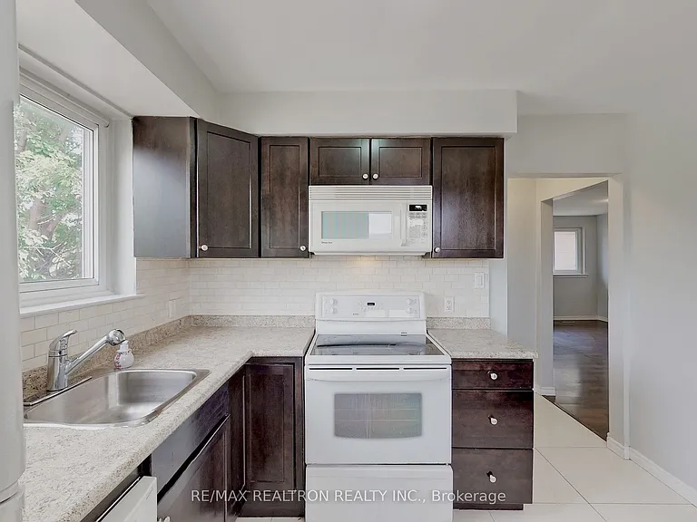 669 Shakespeare Ave #UPPER — Photo 9