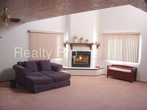2nd image of 7917 Cockatoo Ln NE
