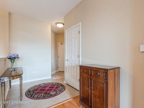2nd image of 1739 Tudor Ln Unit 109
