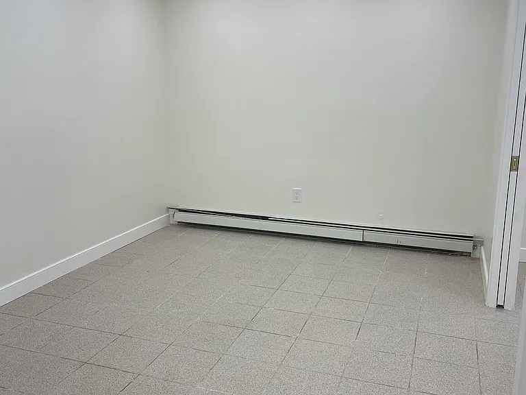 27 Washington Ave #B — Photo 7