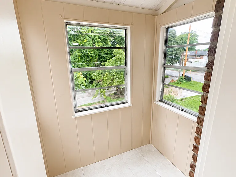 5107 S Broadway — Photo 12