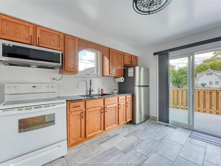 2226 Mercer St — Photo 14