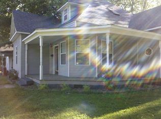 1102 Dunlap St, Paris, TN 38242