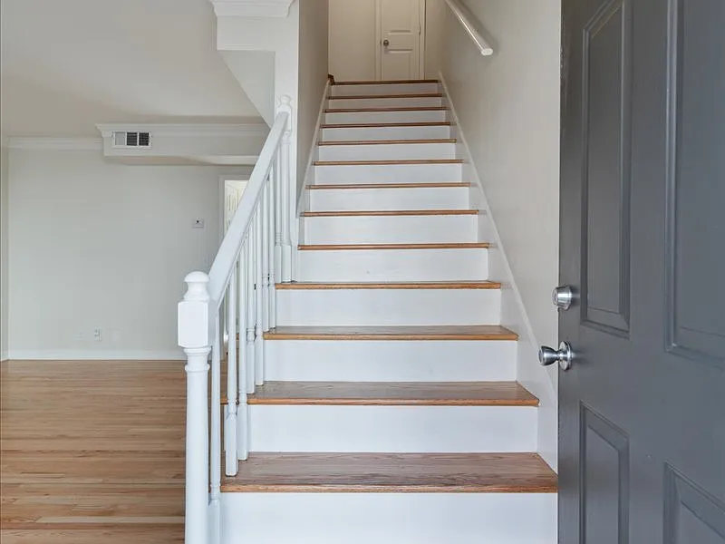2 bed, 1.5 bath, 1150 sqft, $1,950 — Photo 2