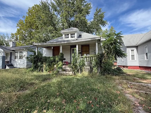 1096 W Green St, Decatur, IL 62522