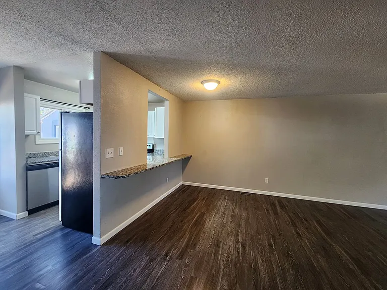 223 N Race St #C — Photo 8